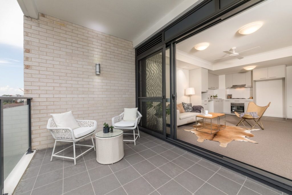 Wrentmore-balcony-setting-furnished-small-1536×1024 (1)