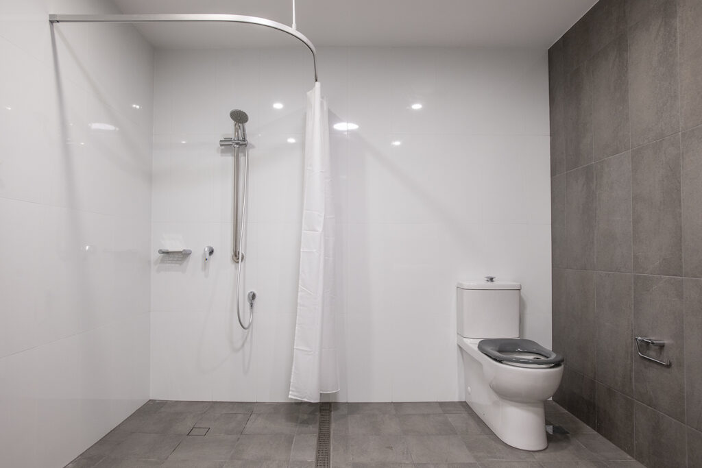 04-bathroom